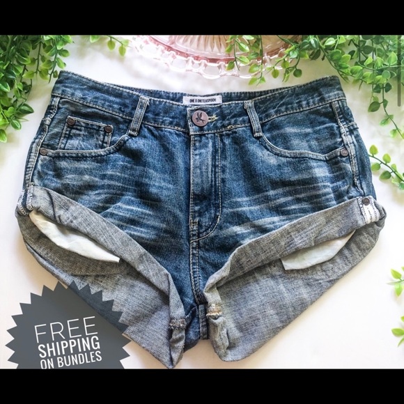 One Teaspoon Pants - ONE x OneTeaspoon Vintage Bandits Jean Shorts M